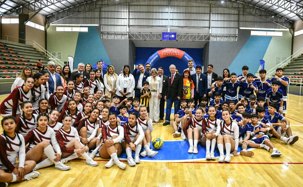 Hugo Passalacqua, gobernador de Misiones, en el aniversario de Puerto Piray, según Primera Edición