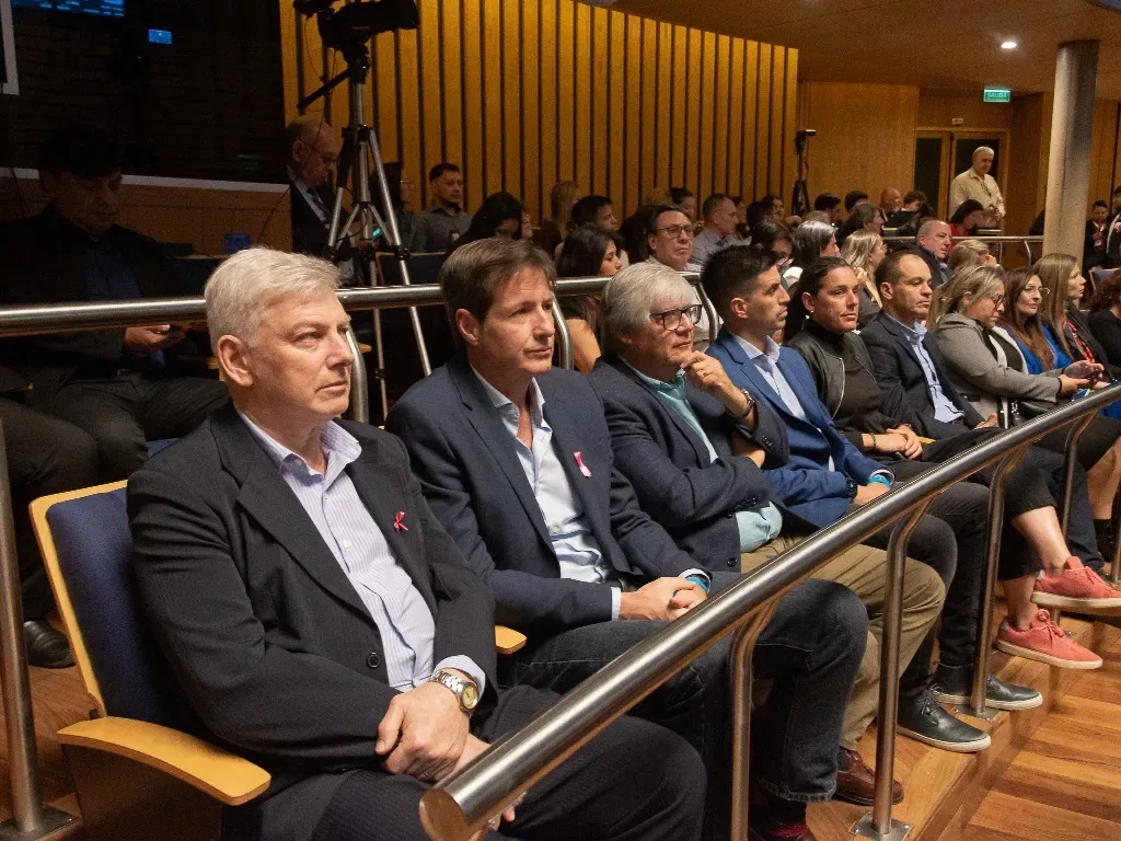Diputados sentados en sus bancas durante la sesión del 1 de octubre en la Cámara de Representantes de Misiones